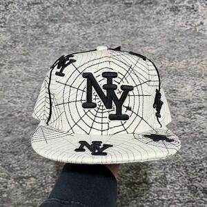NWT Vintage New York NY Spider Web City Hunters Fitted Hat Medium Black White